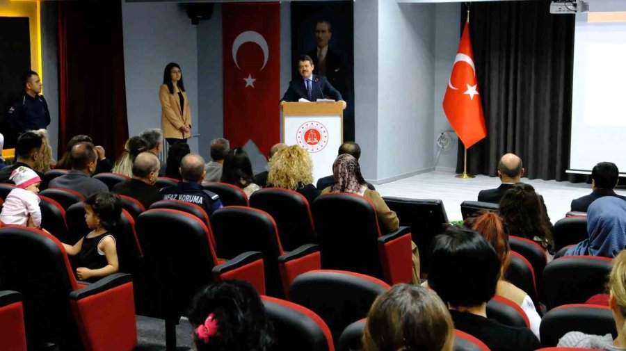 Mahkumlara Kadınlar Günü Kutlaması