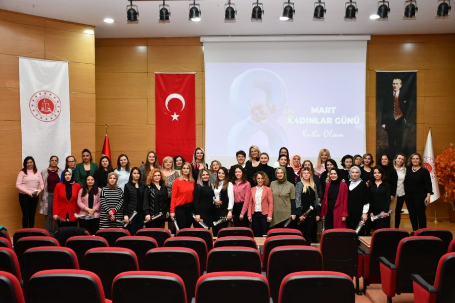 Mahkumlara Kadınlar Günü Kutlaması