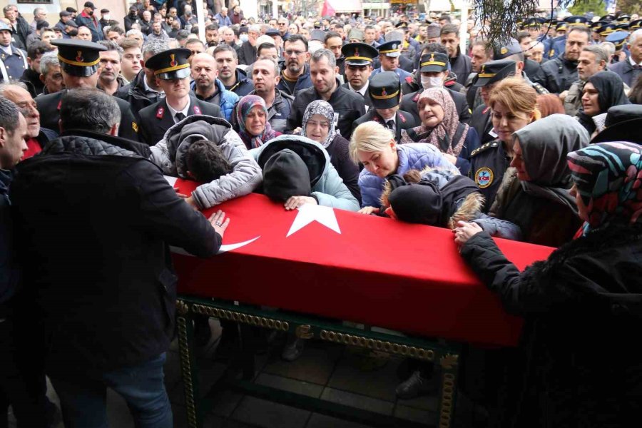 Şehit Albay Adalıoğlu Gözyaşlarıyla Son Yolculuğuna Uğurlandı