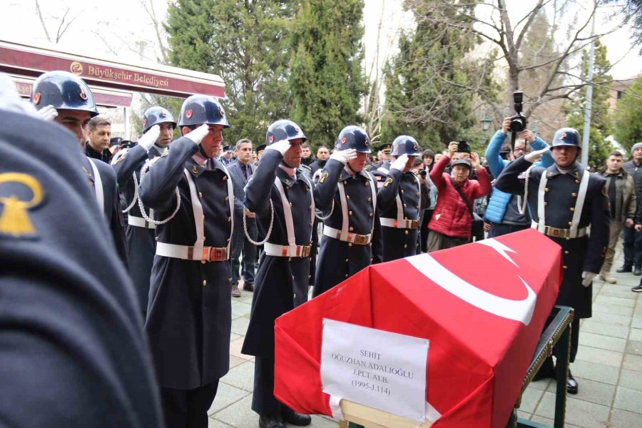 Şehit Albay Adalıoğlu Gözyaşlarıyla Son Yolculuğuna Uğurlandı