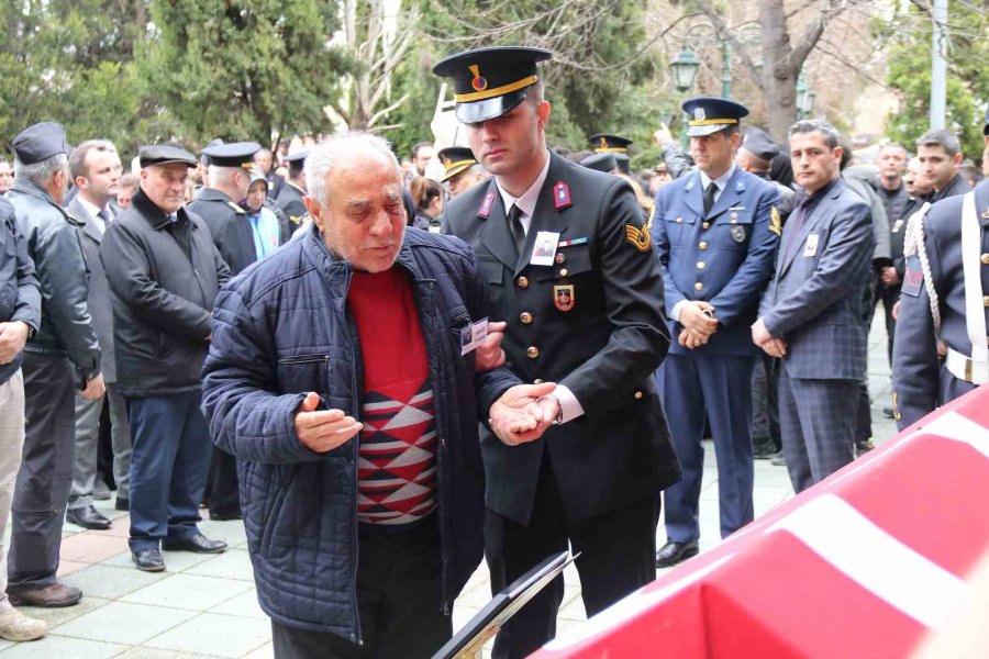 Şehit Albay Adalıoğlu Gözyaşlarıyla Son Yolculuğuna Uğurlandı