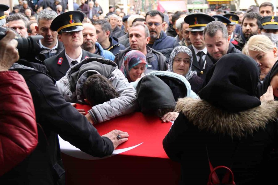 Şehit Albay Adalıoğlu Gözyaşlarıyla Son Yolculuğuna Uğurlandı