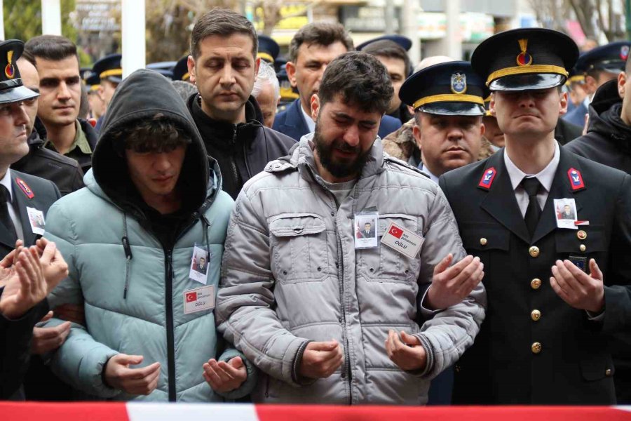 Şehit Albay Adalıoğlu Gözyaşlarıyla Son Yolculuğuna Uğurlandı