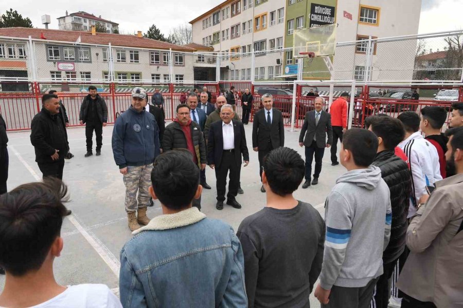 Vali Çiçek Ve Başkan Büyükkılıç’tan Eğlenceli ‘deprem Bilinçlendirmesi’