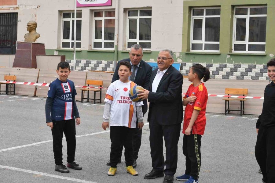 Vali Çiçek Ve Başkan Büyükkılıç’tan Eğlenceli ‘deprem Bilinçlendirmesi’