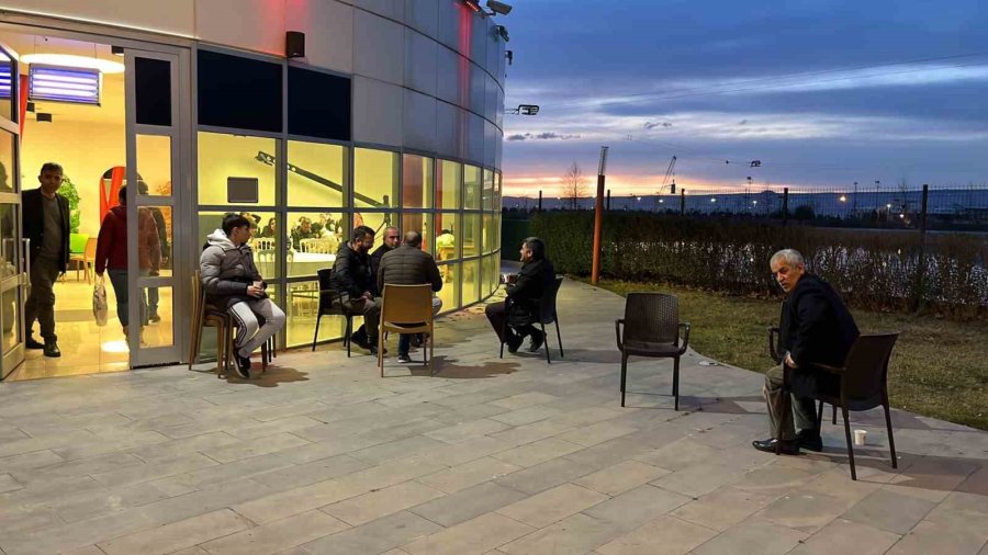 Büyükşehir, Deprem Sonrası Tüm Tesisleri Kayserililerin Hizmetine Açtı