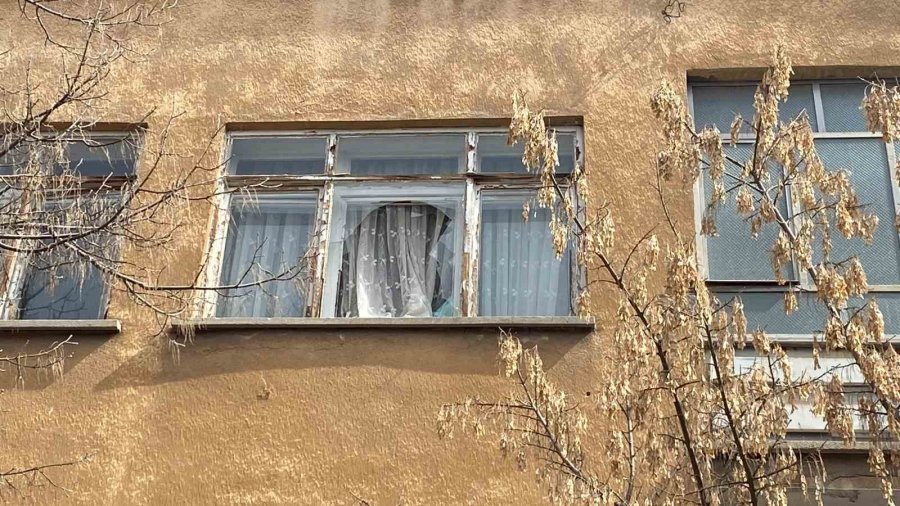 Kayseri’de Dehşet: Kavga Ettikleri Şahsı 2 Kattan Aşağı Attılar