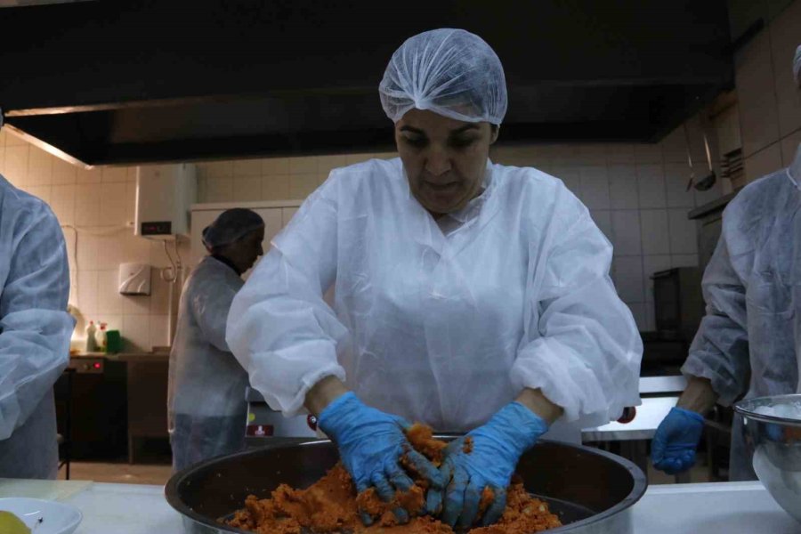 Depremde 7 Yakını Kaybetti, O Anları Böyle Anlattı: “yer Sanki Ayaklarımızın Altından Kayıp Gidiyordu”