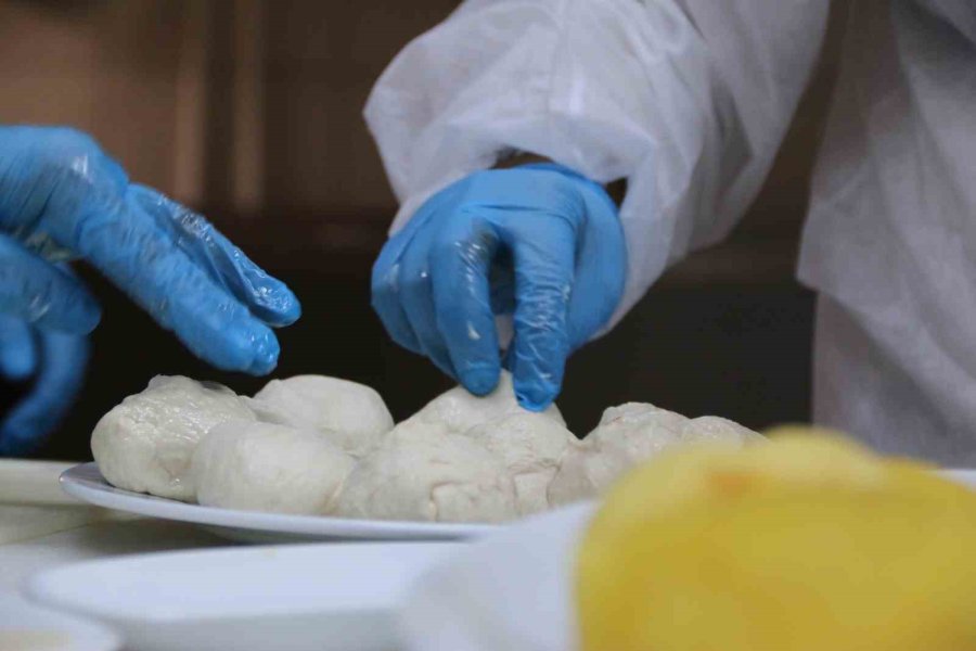 Depremde 7 Yakını Kaybetti, O Anları Böyle Anlattı: “yer Sanki Ayaklarımızın Altından Kayıp Gidiyordu”