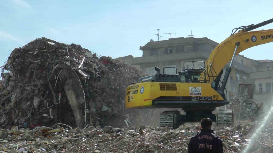 Yıkılamayan Yıkım Esnafı Vurdu