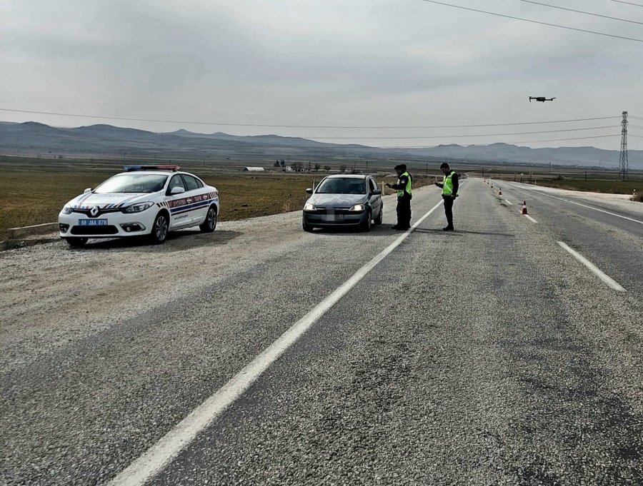 Aksaray’da Trafik Jandarması Trafiği Havadan Denetliyor
