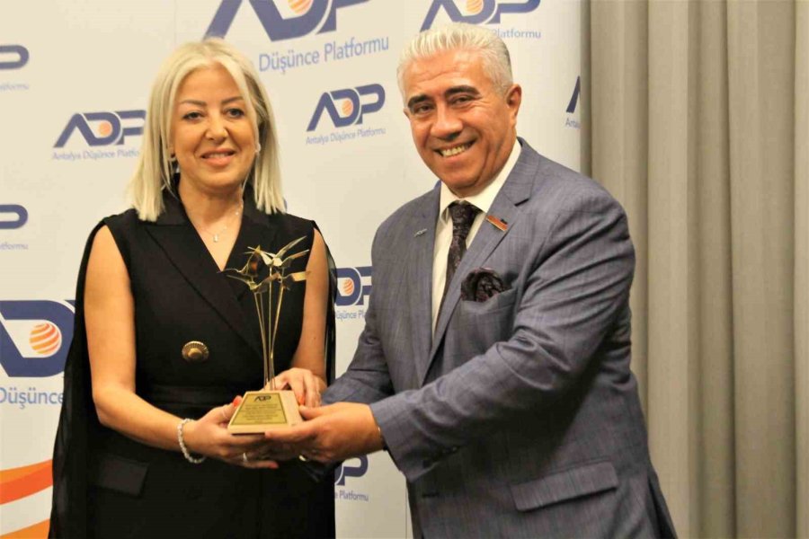 Antalya’da "8 Mart 8 Kadın" Temalı Anma Gecesi Gerçekleştirildi