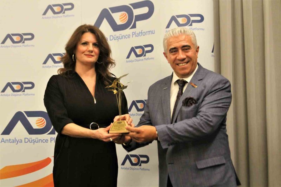 Antalya’da "8 Mart 8 Kadın" Temalı Anma Gecesi Gerçekleştirildi