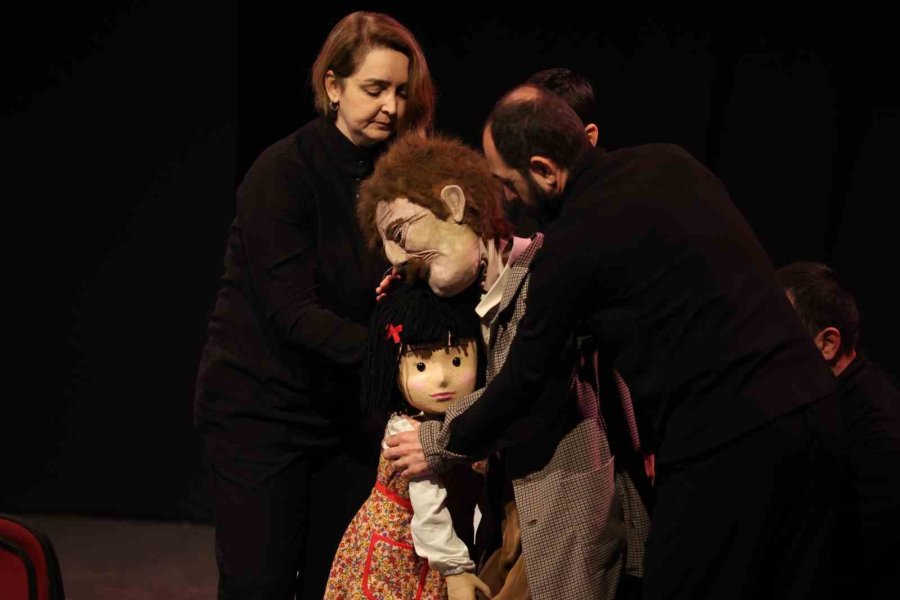 Antalya Şehir Tiyatrosu’ndan Yetişkinler İçin Kukla Oyunu
