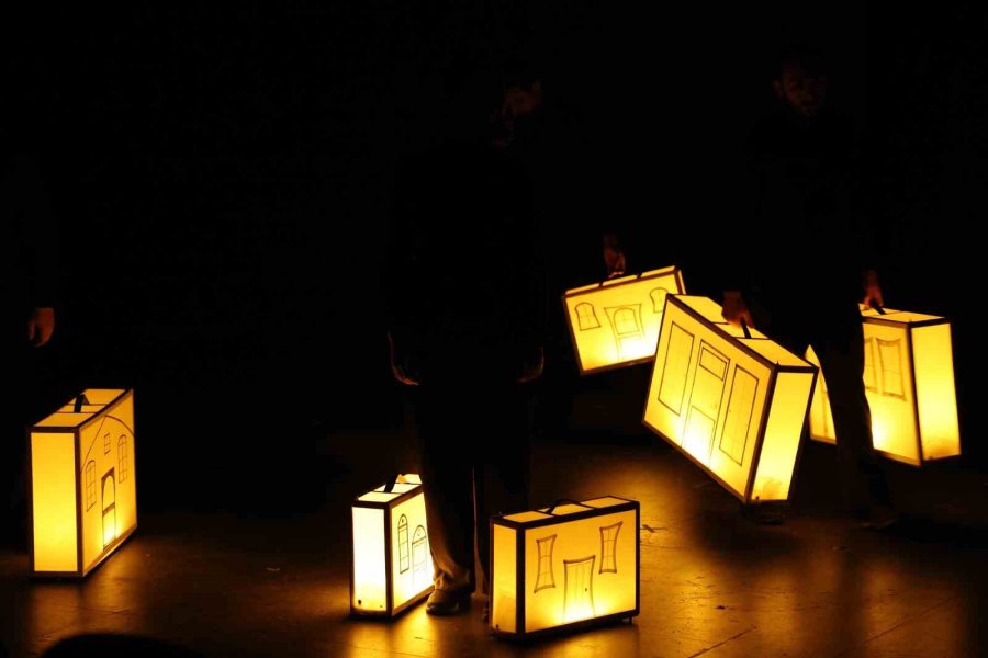 Antalya Şehir Tiyatrosu’ndan Yetişkinler İçin Kukla Oyunu