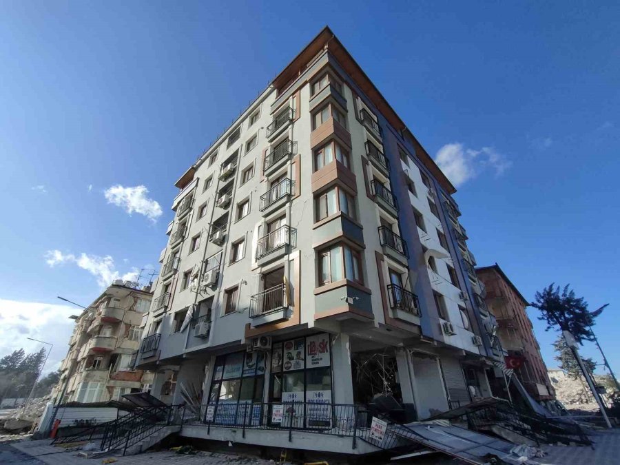 2 Çocuk Annesi, Gözyaşları İçinde Depremde Yaşadıklarını Anlattı