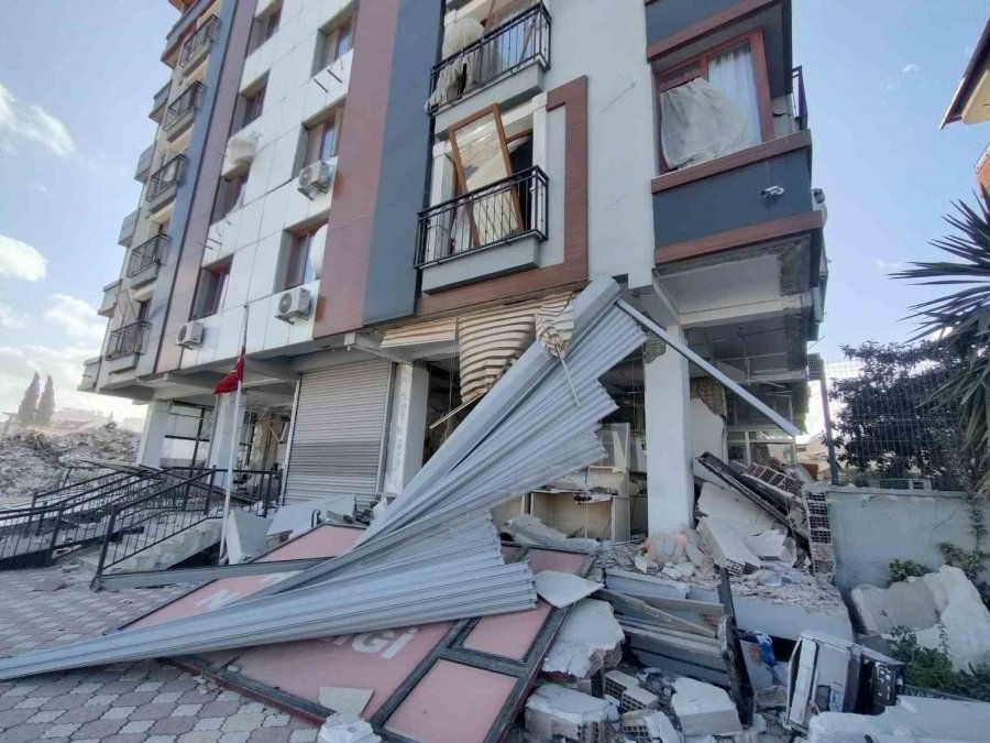 2 Çocuk Annesi, Gözyaşları İçinde Depremde Yaşadıklarını Anlattı