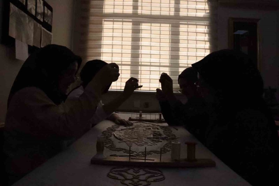 İlmek İlmek Emeğin Ürünü: Puşide