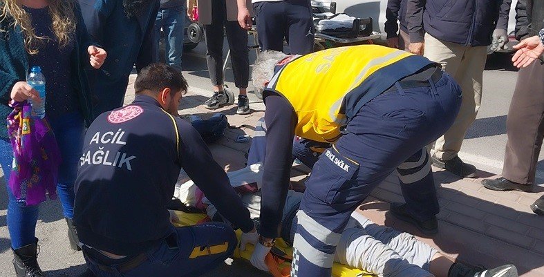 Otomobilin Çarptığı 44 Yaşındaki Kadın Hayatını Kaybetti