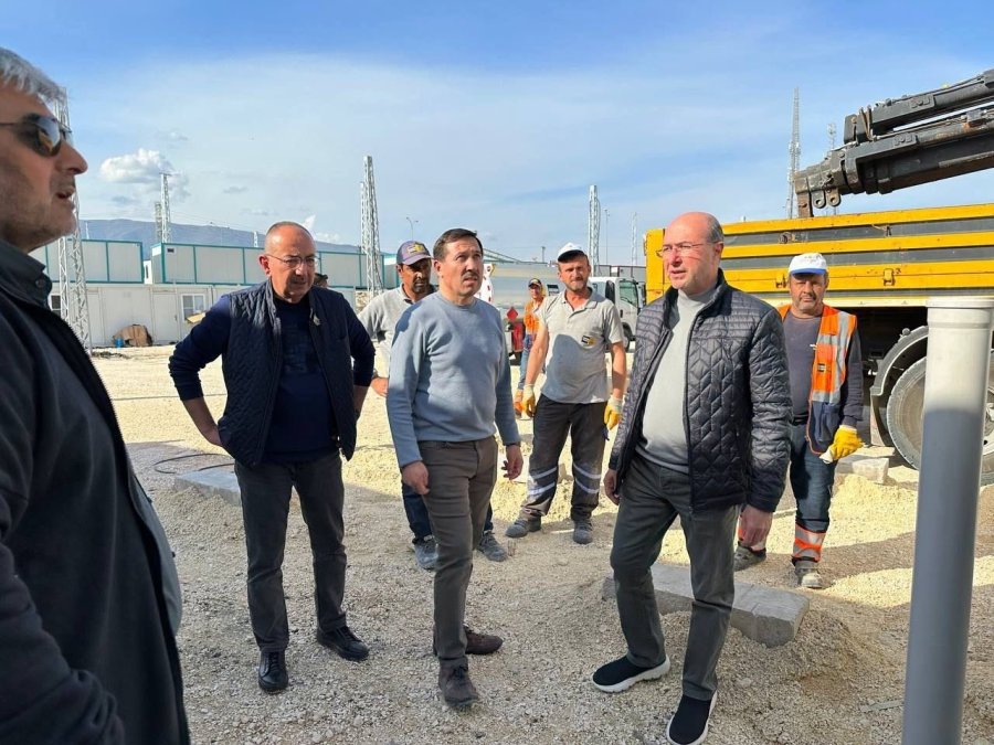 Başkan Pekyatırmacı Hatay’da Konya Konteyner Kent’te İncelemelerde Bulundu