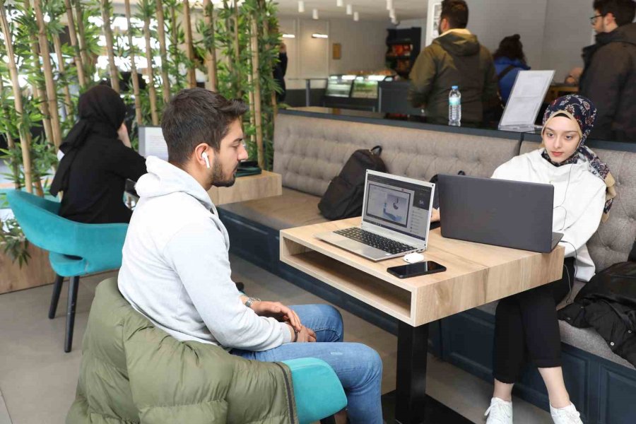 Talas Kütüphaneleri Online Eğitimde De Öğrencinin Yanında