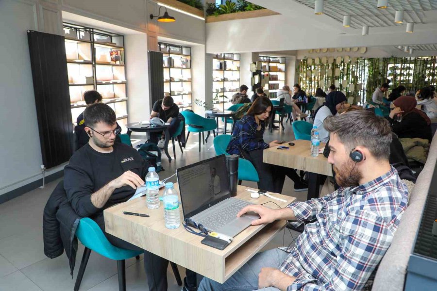 Talas Kütüphaneleri Online Eğitimde De Öğrencinin Yanında