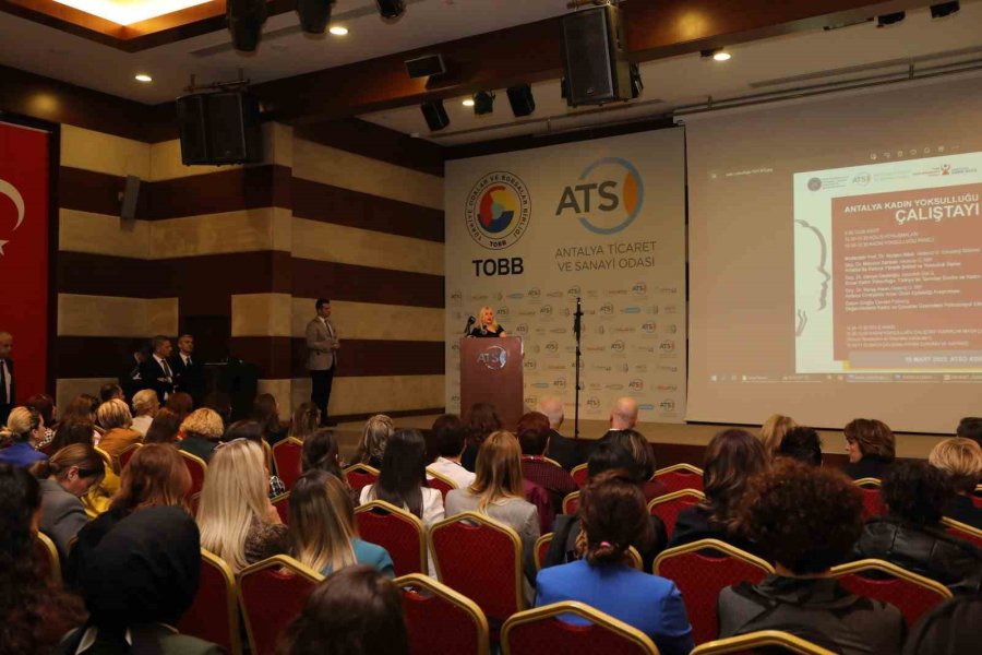 Antalya Kadın Yoksulluğu Çalıştayı Düzenlendi