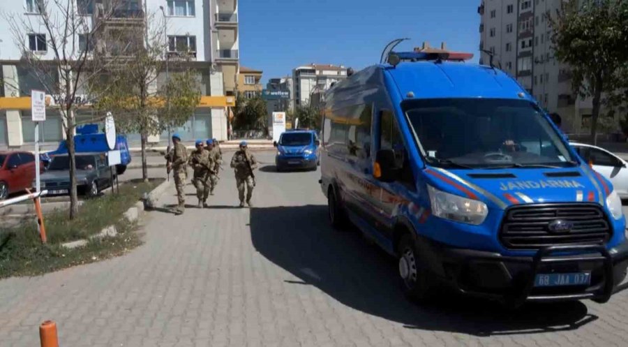 Aksaray’da Jandarma 1 Ayda 314 Aranan Şahsı Yakaladı