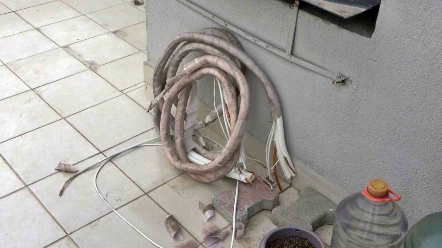 Apartmanın Whatsapp Grubu, Hırsızın 2 Saatlik Planını Alt Üst Etti