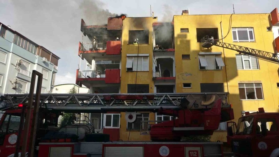Kentsel Dönüşüme Giren Binadaki Yangın Mahalleliyi Tedirgin Etti