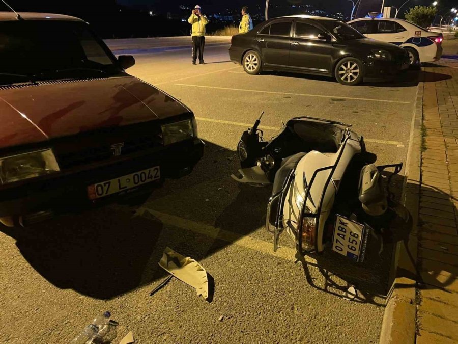 Otomobille Motosiklet Çarpıştı: 1 Yaralı