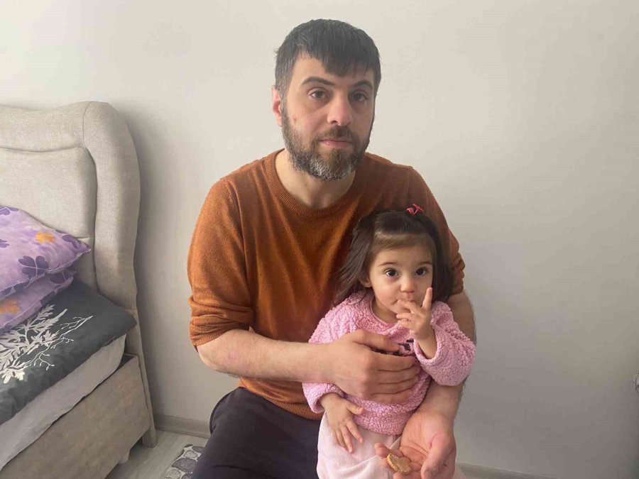 Eşinin Ters Çevirdiği Bazayla Kızı Kurtuldu, İkizleri Hayatını Kaybetti