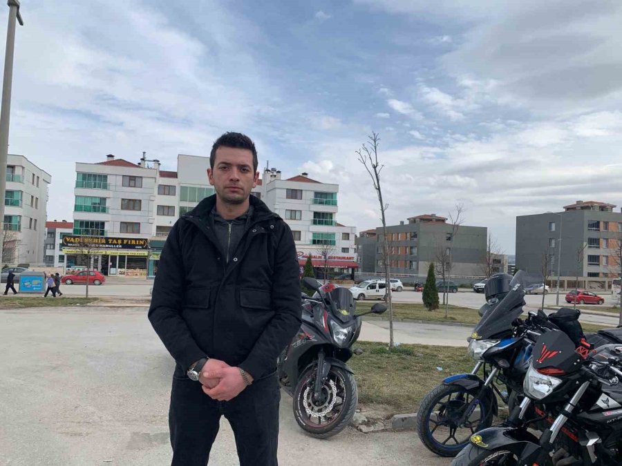 Kazada Kaybettikleri Arkadaşlarının Adına 6 Bin Kilometre Ötede Su Kuyusu Açtırdılar