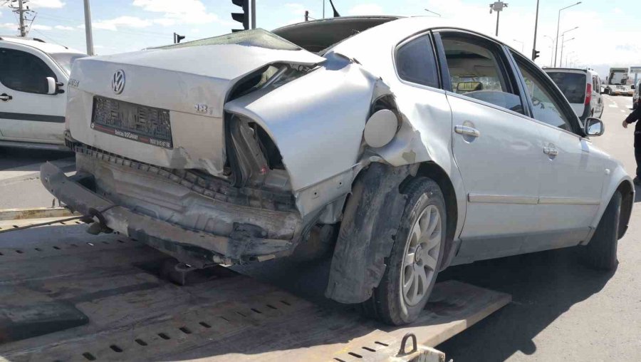 Depremzede Aile Aksaray’da Kaza Yaptı: 4 Yaralı