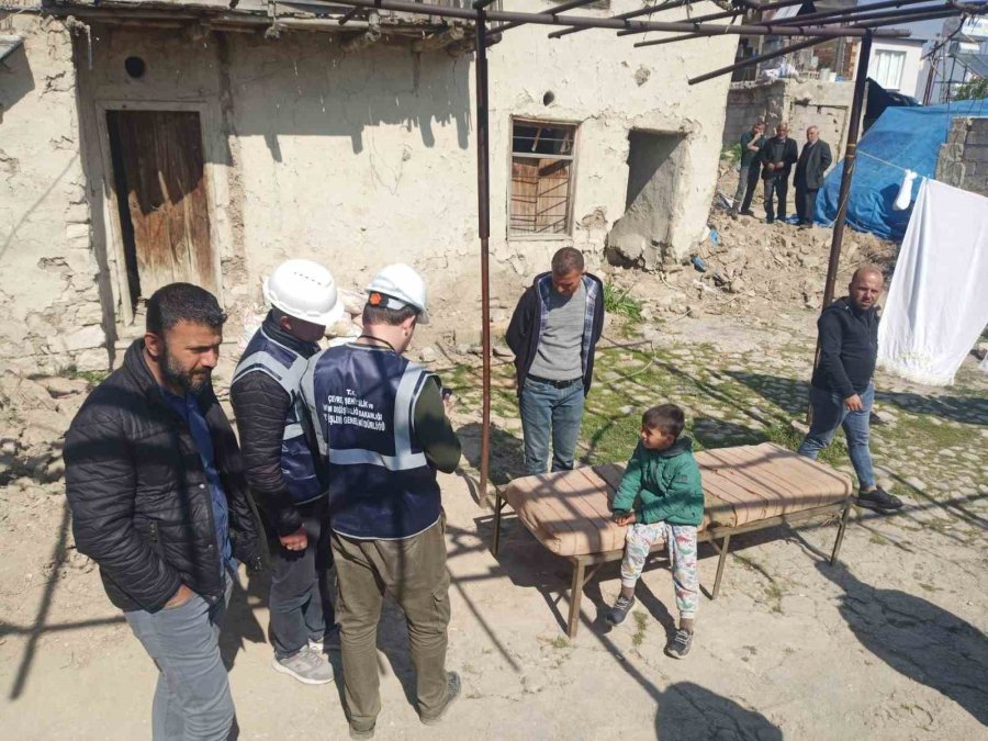 Akdeniz Üniversitesi Ekipleri Deprem Hasar Tespit Çalışmalarına Destek Verdi