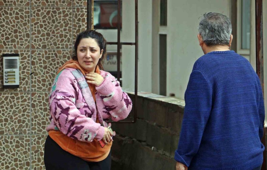 Antalya’da Yanan Daire Kullanılamaz Hale Geldi, Apartman Sakinleri Korku Yaşadı