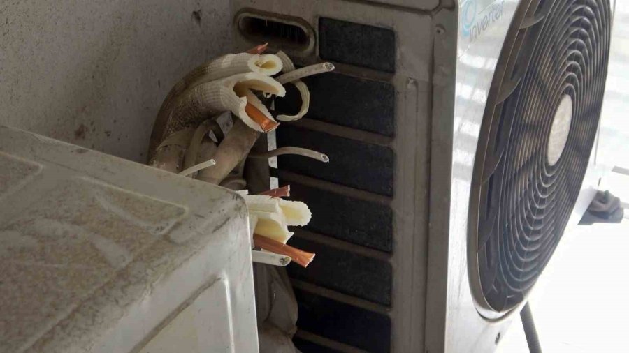 Girdiği Apartmanın ‘whatsapp’ Grubuyla Planları Alt Üst Olan Hırsız ‘jet’ Hızıyla Yakalandı