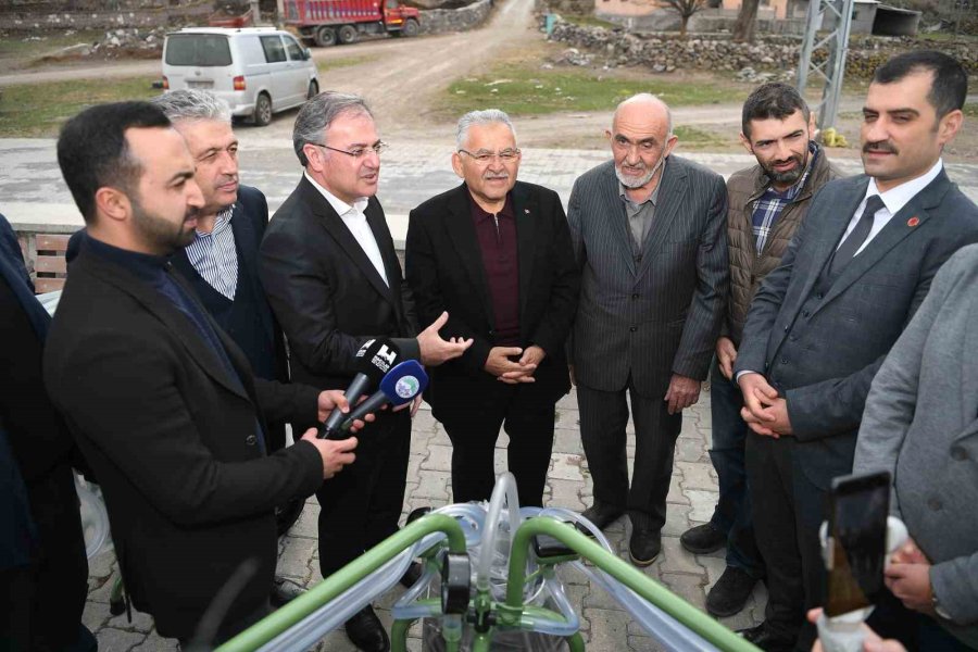 Başkan Büyükkılıç, Büyükşehir’in Desteklediği Süt Sağma Makinesi Dağıtım Töreni’ne Katıldı