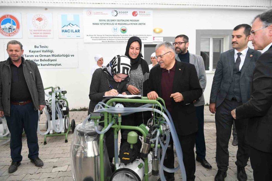 Başkan Büyükkılıç, Büyükşehir’in Desteklediği Süt Sağma Makinesi Dağıtım Töreni’ne Katıldı
