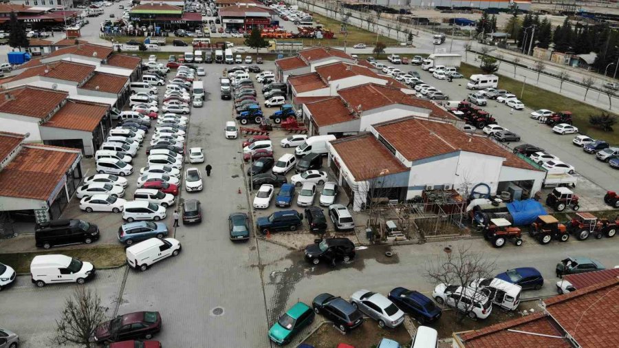 İkinci El Araç Satıcıları Bayramı Değil Seçimi Bekliyor