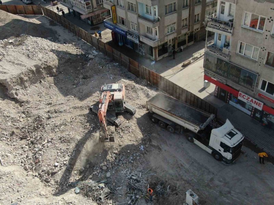 Kayseri’de Depremin Hasarı Artıyor: Ağır Hasarlı Yapı Sayısı 851’e Çıktı