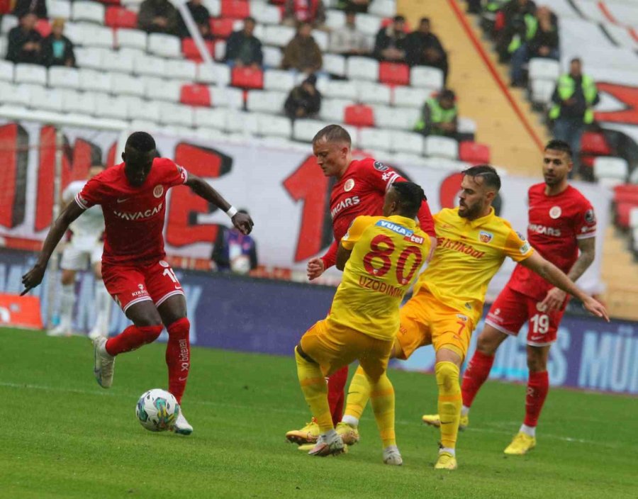 Spor Toto Süper Lig: Antalyaspor: 1 - Kayserispor: 0 (ilk Yarı)