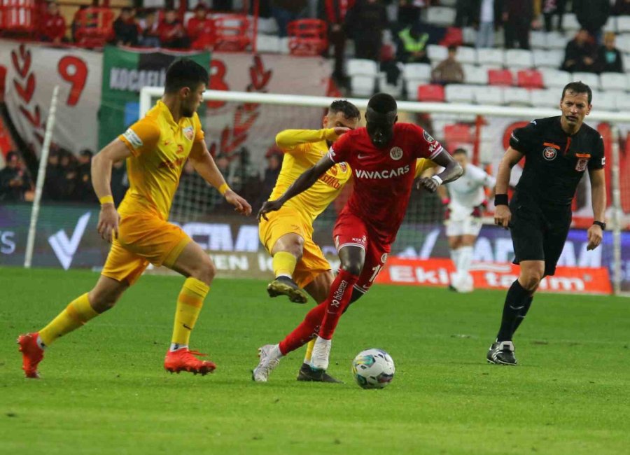 Spor Toto Süper Lig: Antalyaspor: 1 - Kayserispor: 0 (ilk Yarı)