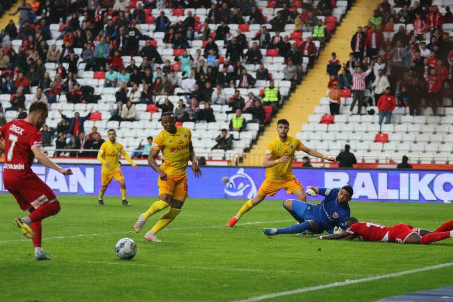 Spor Toto Süper Lig: Antalyaspor: 1 - Kayserispor: 0 (ilk Yarı)