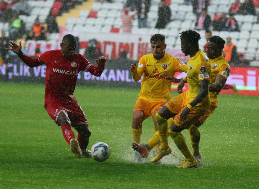 Spor Toto Süper Lig: Antalyaspor: 1 - Kayserispor: 0 (ilk Yarı)
