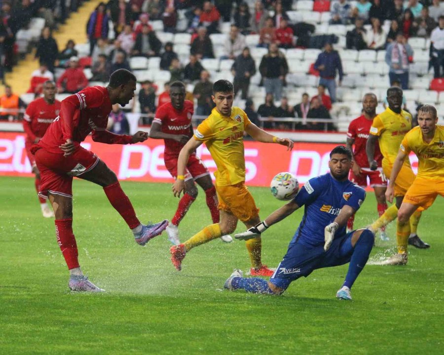 Spor Toto Süper Lig: Antalyaspor: 1 - Kayserispor: 0 (ilk Yarı)