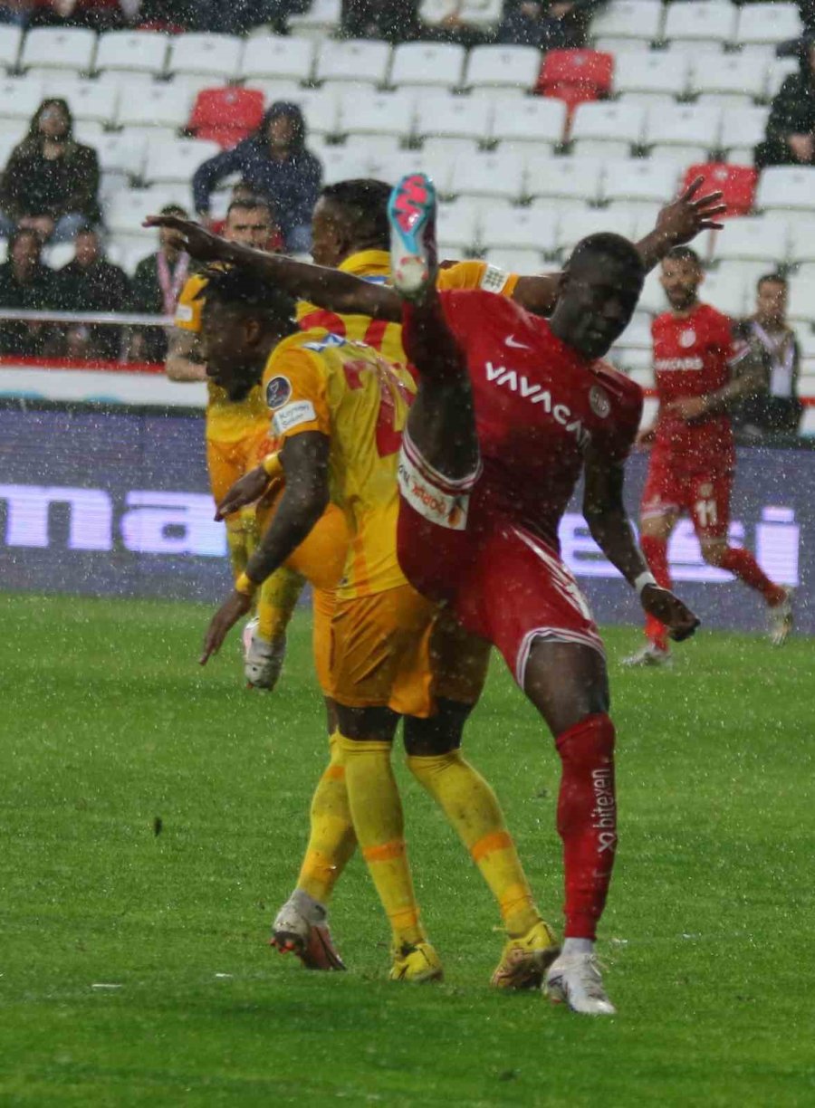Spor Toto Süper Lig: Antalyaspor: 1 - Kayserispor: 0 (ilk Yarı)