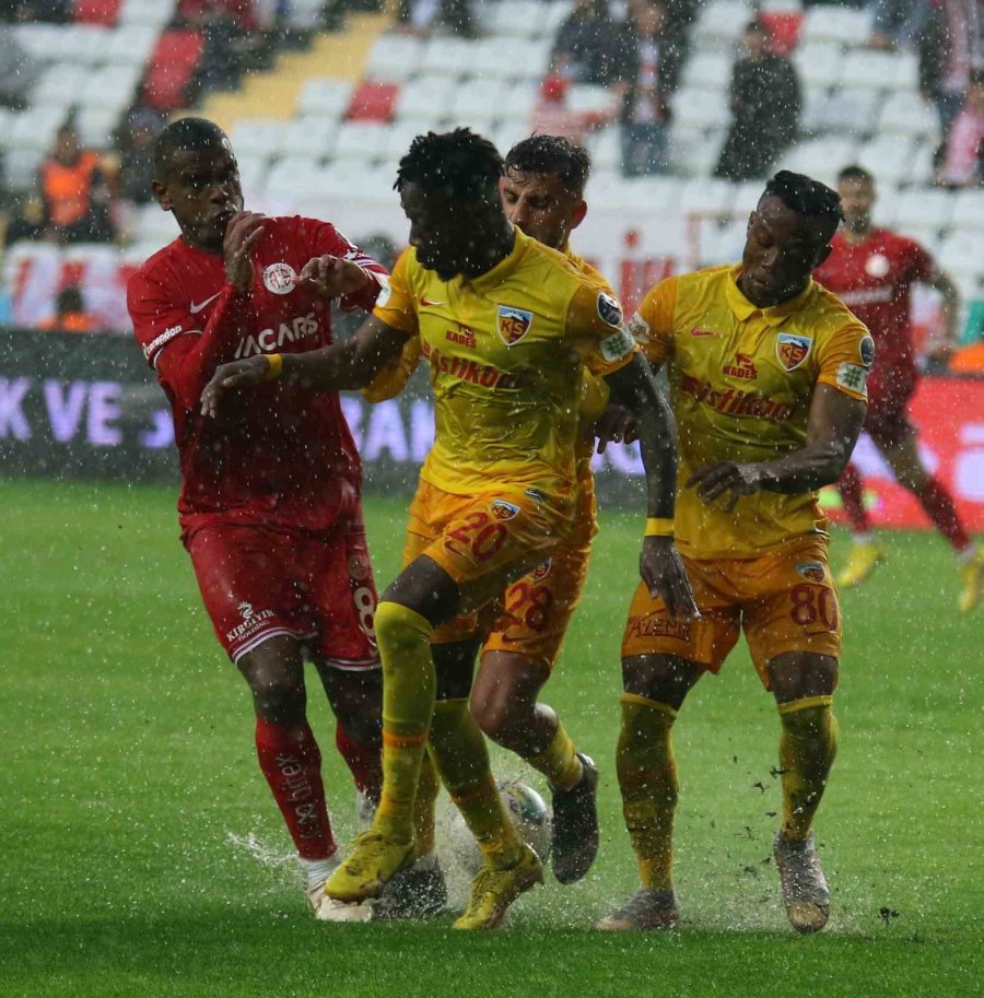 Spor Toto Süper Lig: Antalyaspor: 1 - Kayserispor: 0 (ilk Yarı)