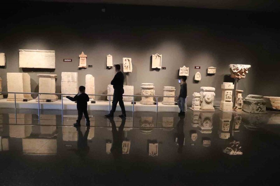 Depremzede Vatandaşlara Moral Gezisi