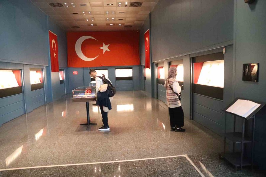 Depremzede Vatandaşlara Moral Gezisi